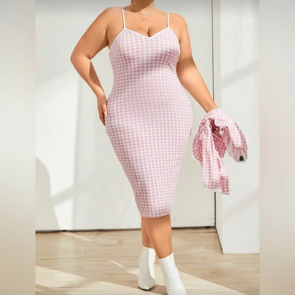 Pre-Loved Pink Houndstooth T-Strap Dress & Cropped Jacket- - Picture 2 of 5